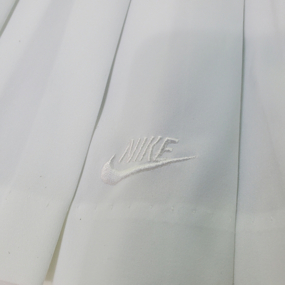 Vintage NWT Nike White Pleated Tennis Skirt Size Medium - Picture 4 of 10